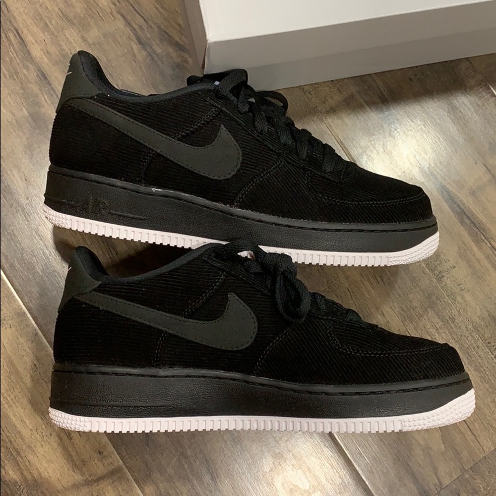 NIKE AIR FORCE 1 LV8 STYLE (GS) black/black-white - Picture 14 of 16